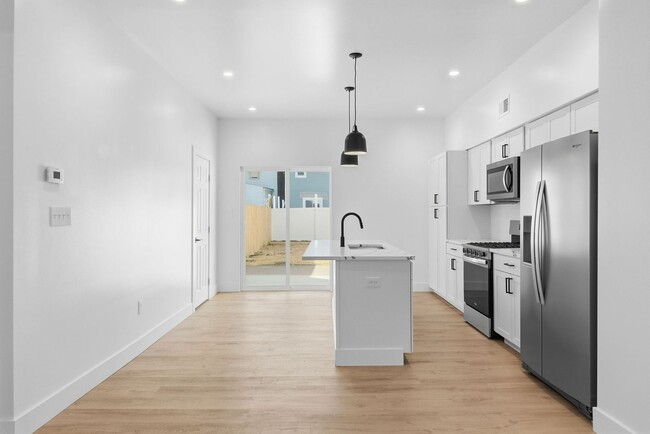 Building Photo - New Renovation - Sharpsburg