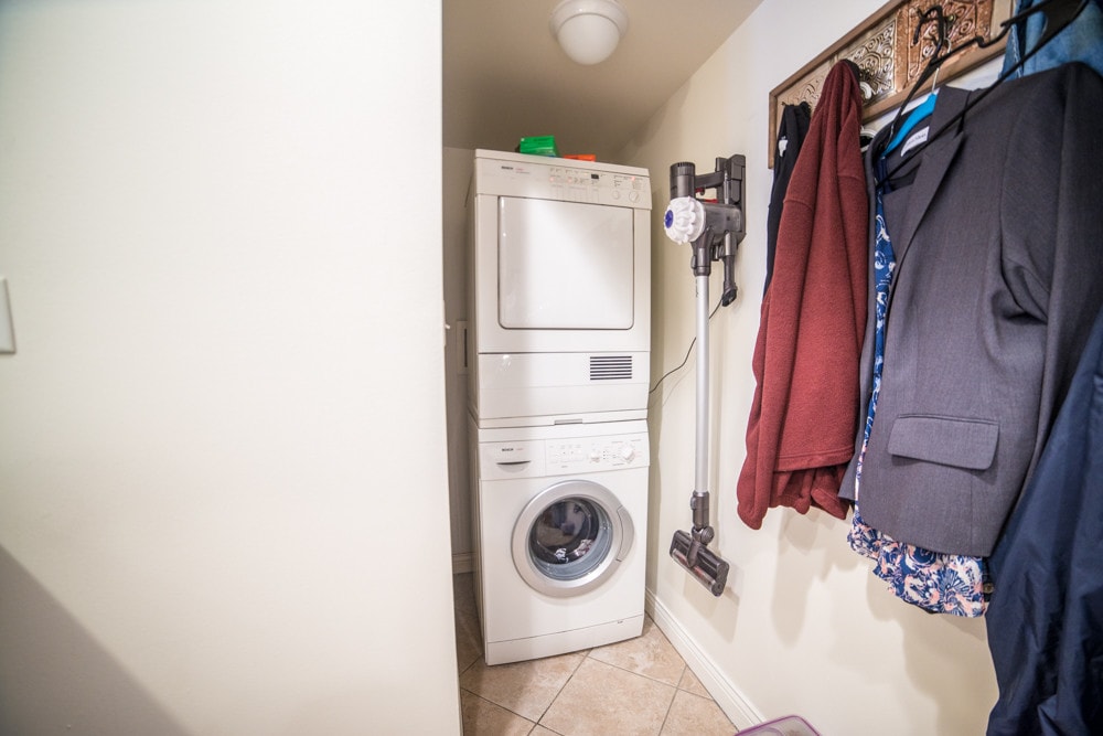 Building Photo - 4000 Oak St