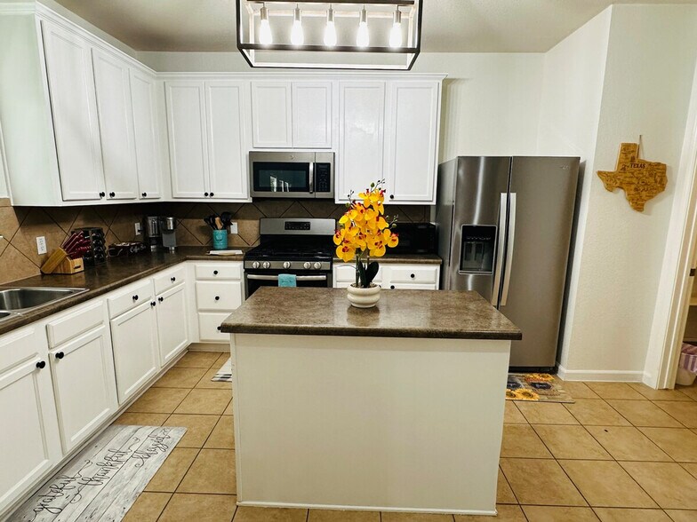 Building Photo - 1588 Haynie Bend