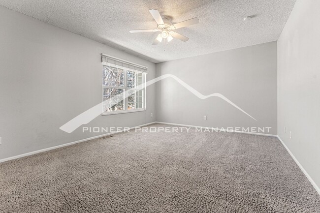 Building Photo - Fantastic Townhome with 1-Car Attached Garage, and Central AC!
