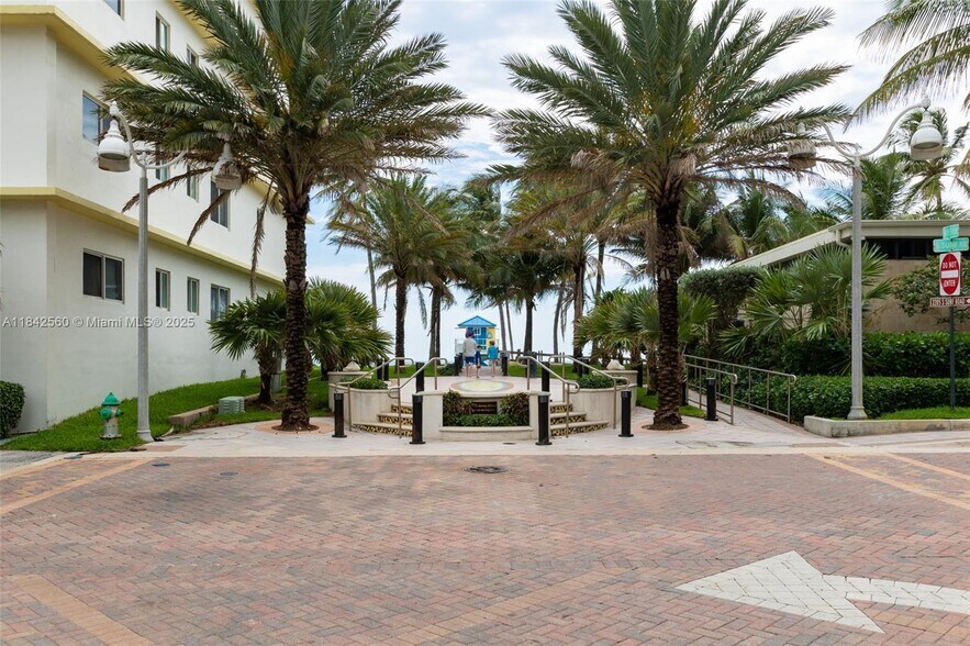 Building Photo - 2101 S Surf Rd