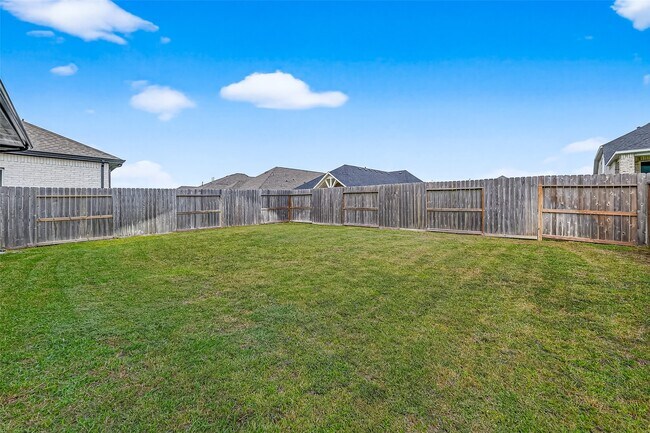 Building Photo - 10727 River Walk Dr