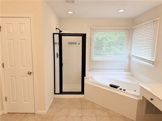 Building Photo - 4041 Vinings Mill Ct