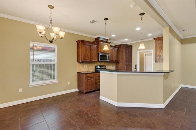 Building Photo - 6905 Anastasia Dr