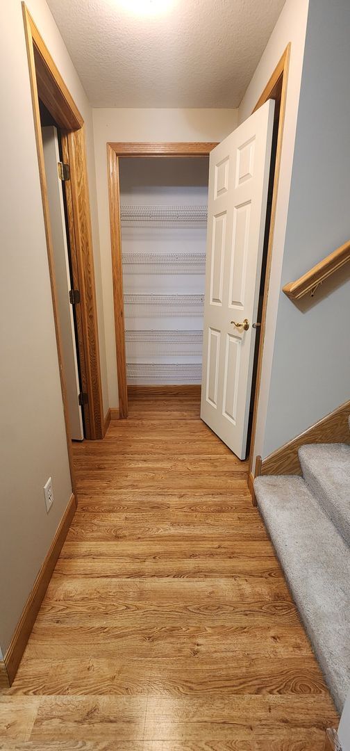 Building Photo - 2 Bed 2.5 Bath Townhome