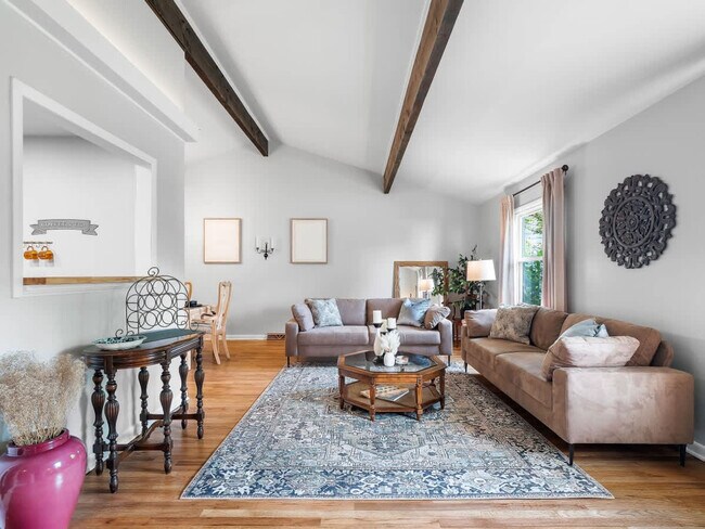 Building Photo - 670 Treeside Dr