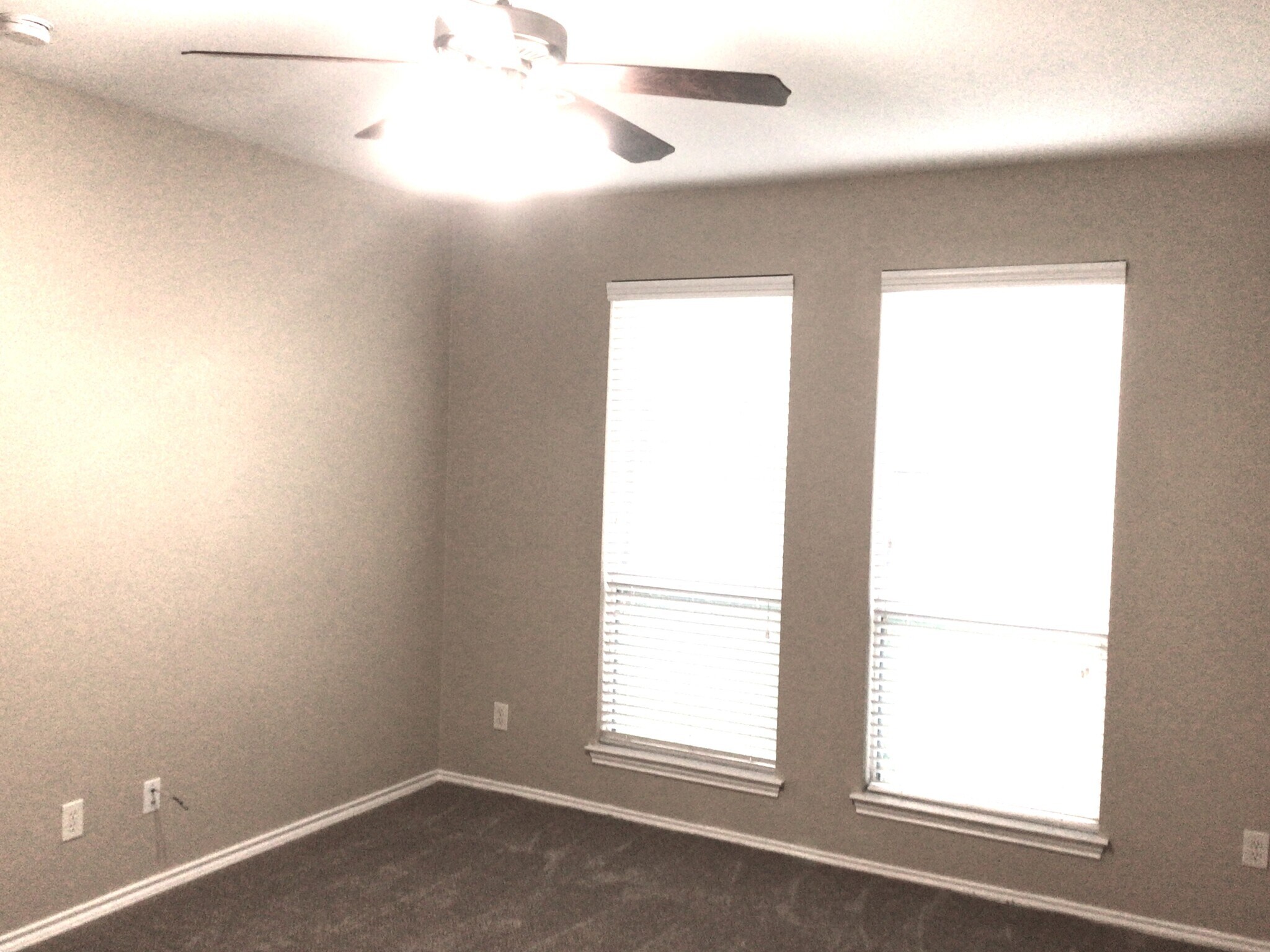 Building Photo - 2718 Lakecrest Way Dr