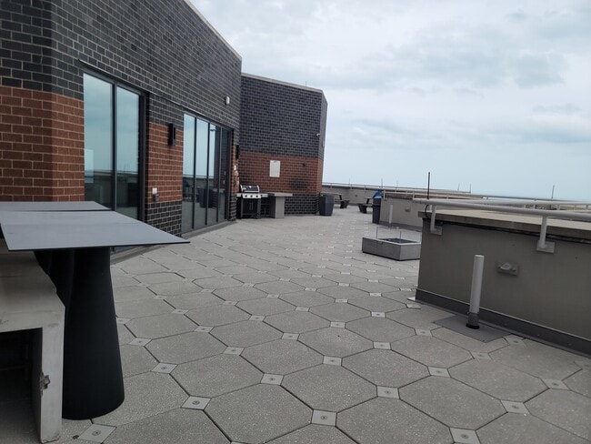 Building Photo - 3660 N Lake Shore Dr