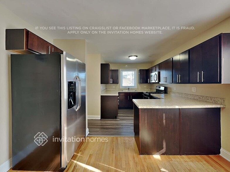 Building Photo - 4419 N Nagle Ave