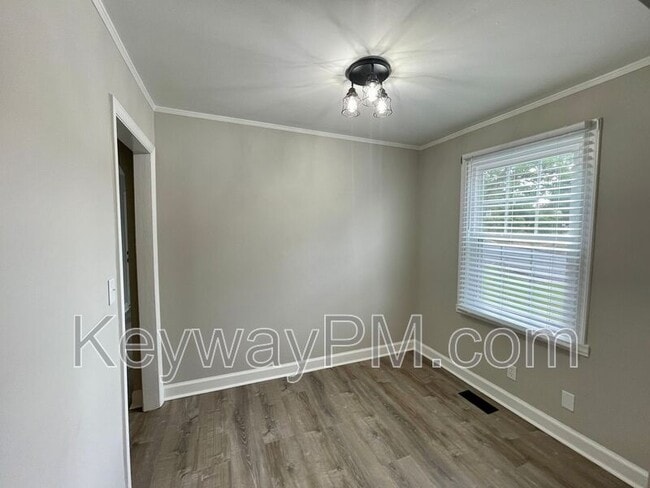 Building Photo - 302 Bluff Ave