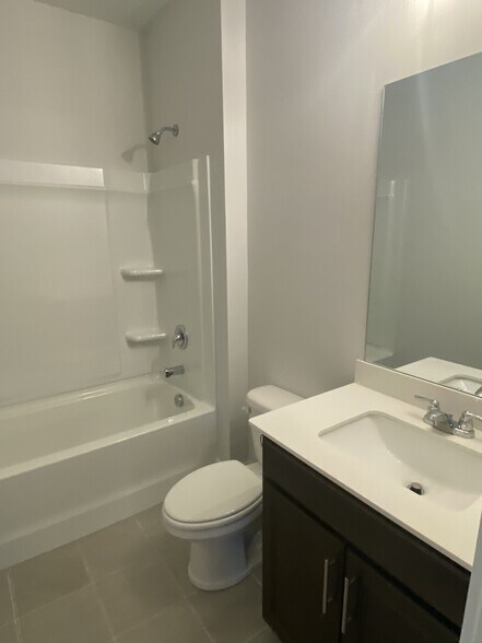 Building Photo - 1168 Carlisle Pl