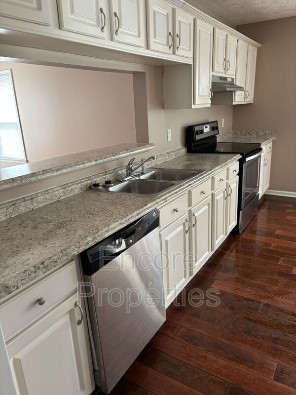 Building Photo - 2588 Gotts Ln