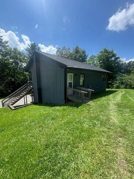 Building Photo - 249 Camp Rock Rd