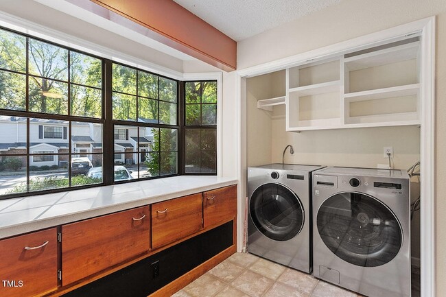 Building Photo - 7820 Falcon Rest Cir