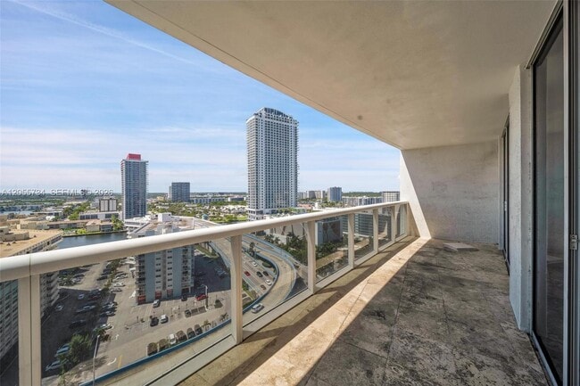 Building Photo - 1800 S Ocean Dr