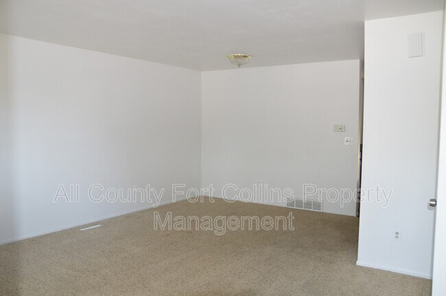 Building Photo - 706 Morsman Dr