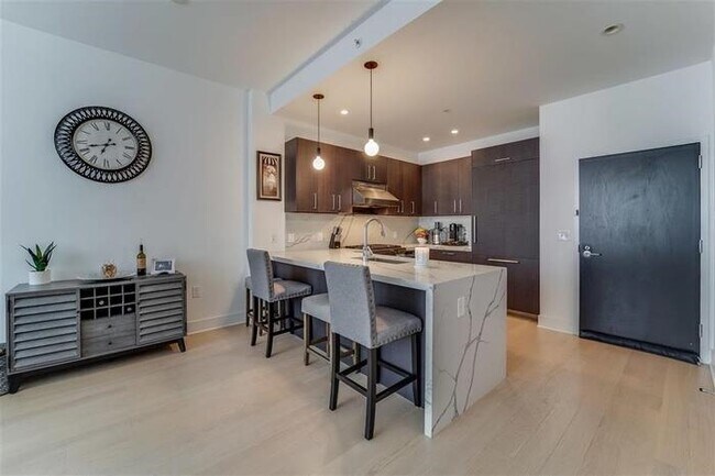 Building Photo - 1400 Hudson St