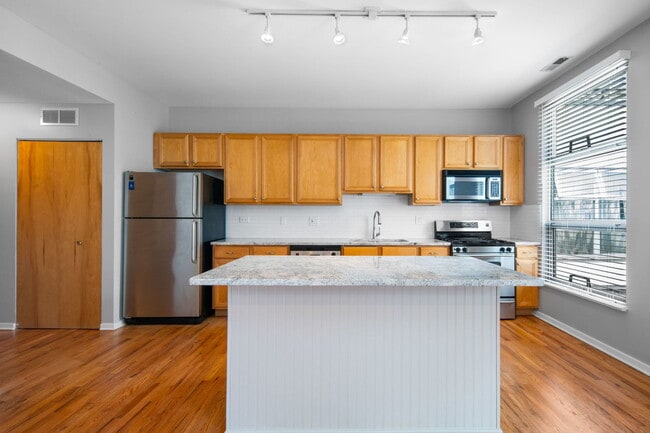 Building Photo - 1808 S Michigan Ave