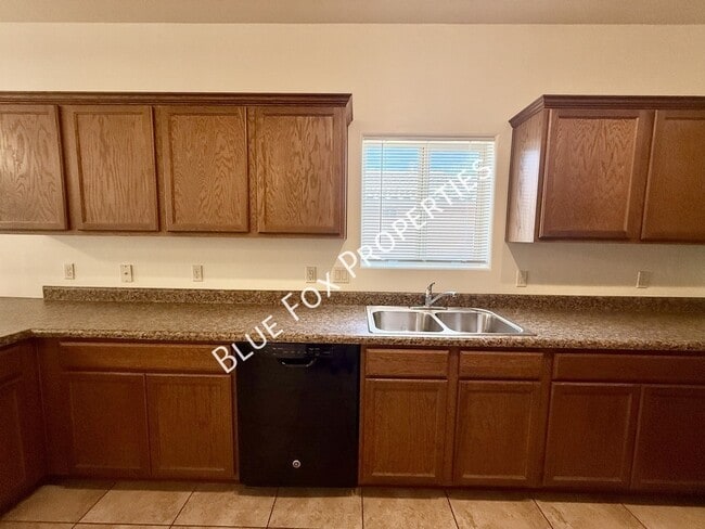 Building Photo - 6658 S Stone Fly Dr