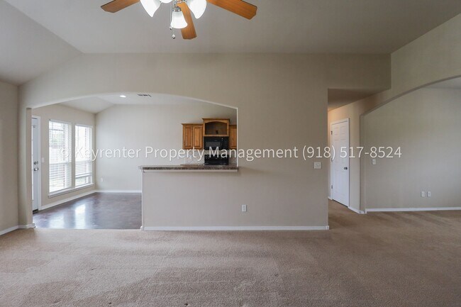 Building Photo - 3 Bed | 2 Bath | Broken Arrow