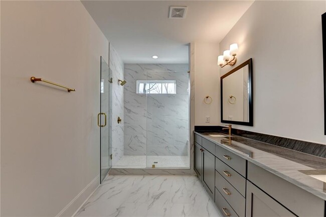 Building Photo - 435 Mayfair Ct