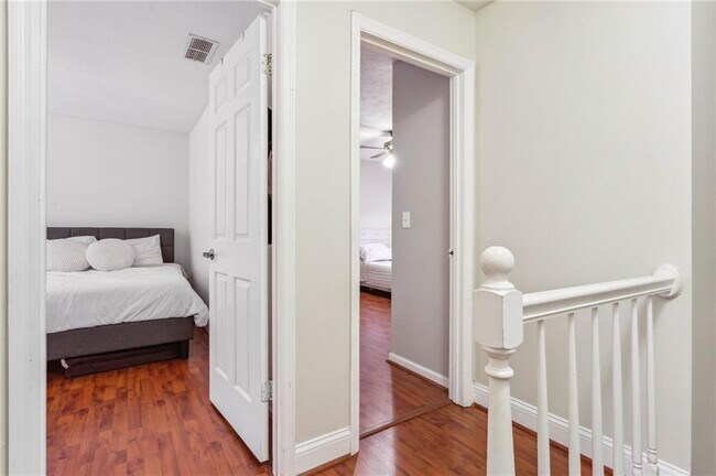 Building Photo - 102 Holcomb Ferry Rd