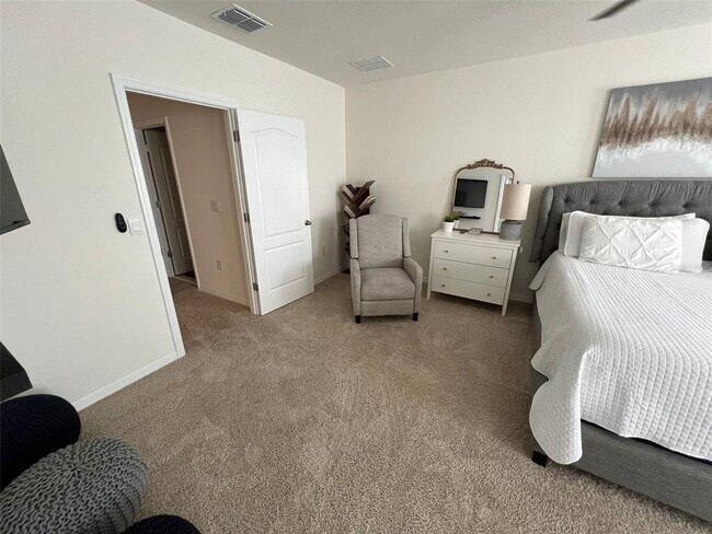 Building Photo - 5585 Winona Dr