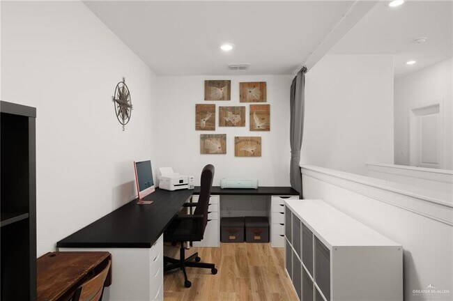 Building Photo - 33 Aqualina Wy