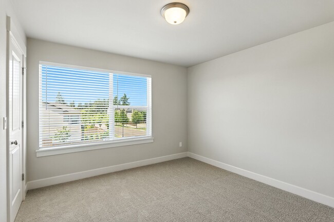 Building Photo - Brand New 3-Bedroom, 2.5-Bath Home in Rive...