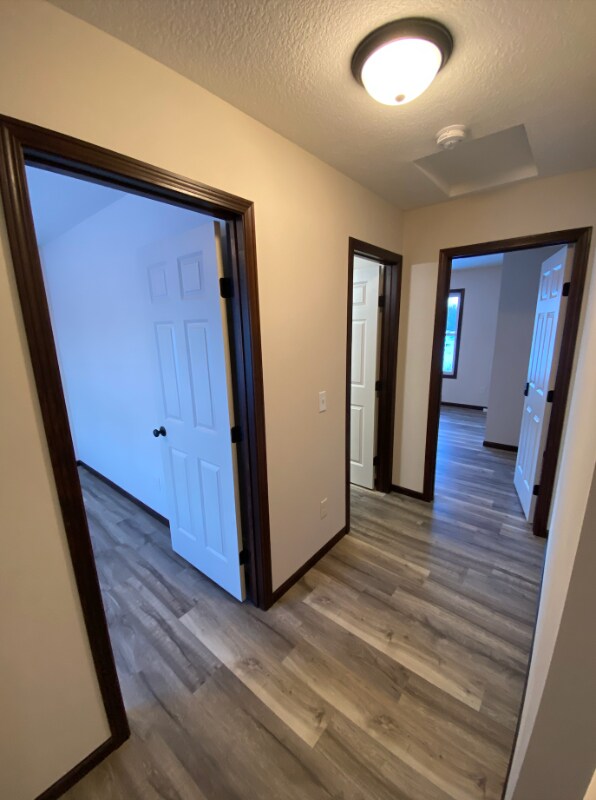 Building Photo - 906 Taft St S