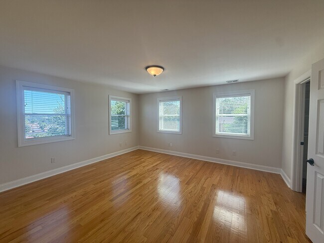 Building Photo - 1430 Simona Dr