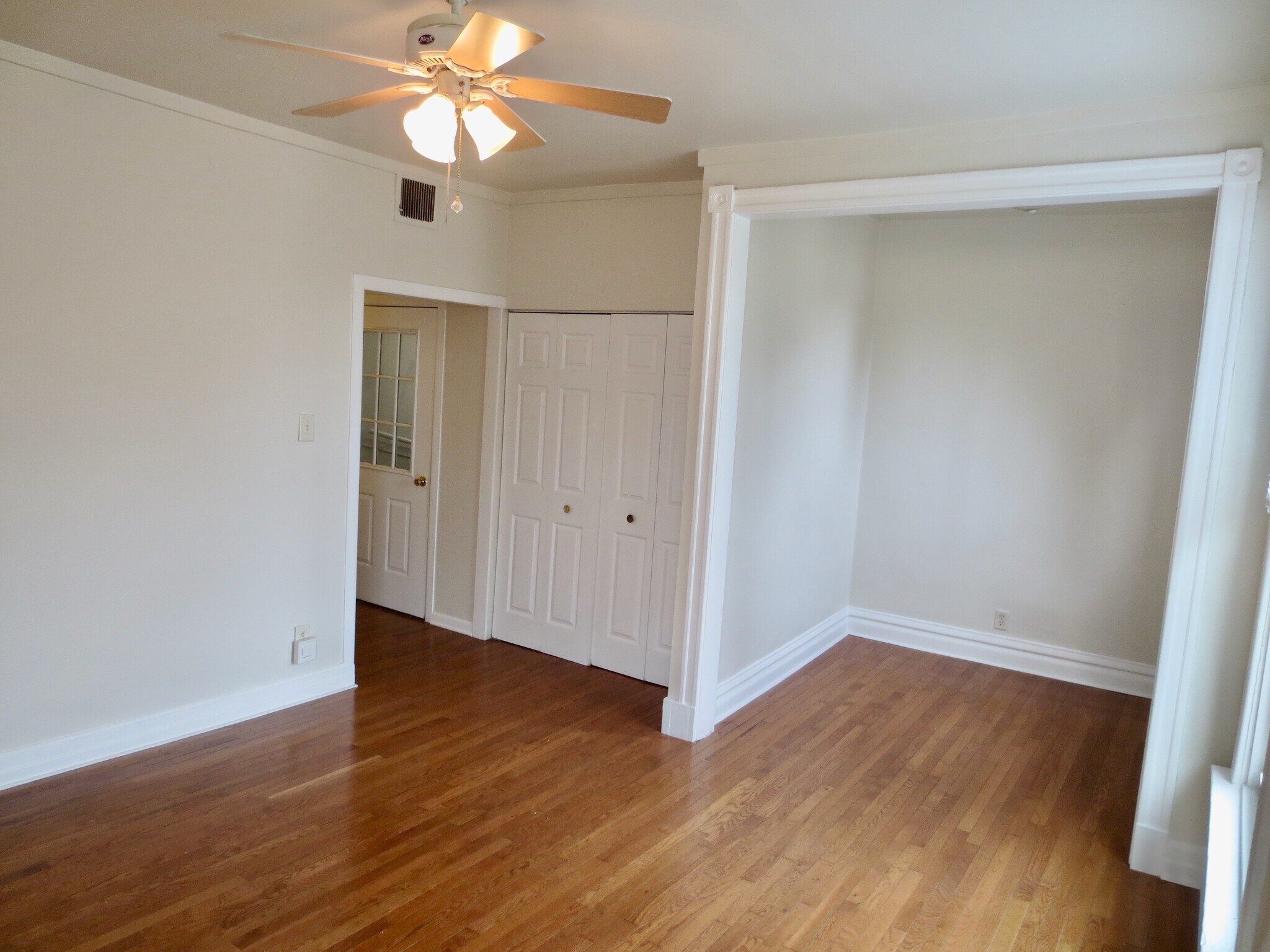 Building Photo - 1825 W Addison St