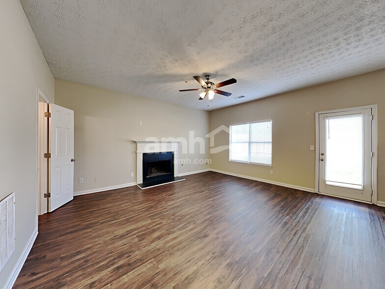 Building Photo - 602 Thrasher Ct