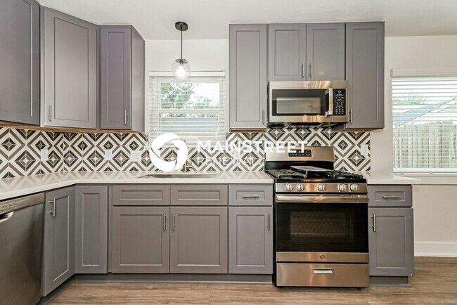 Building Photo - 3 Bedroom Pet-Friendly Home in Houston, TX with Main Street Renewal