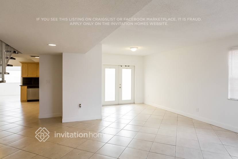 Building Photo - 10029 SW 146th Pl