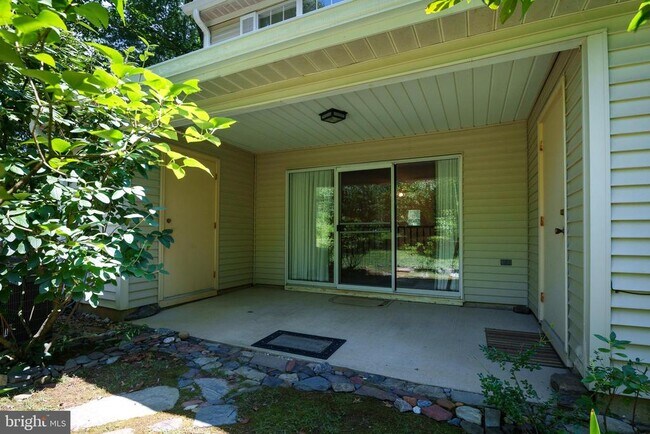 Building Photo - 11 Abelia Ct