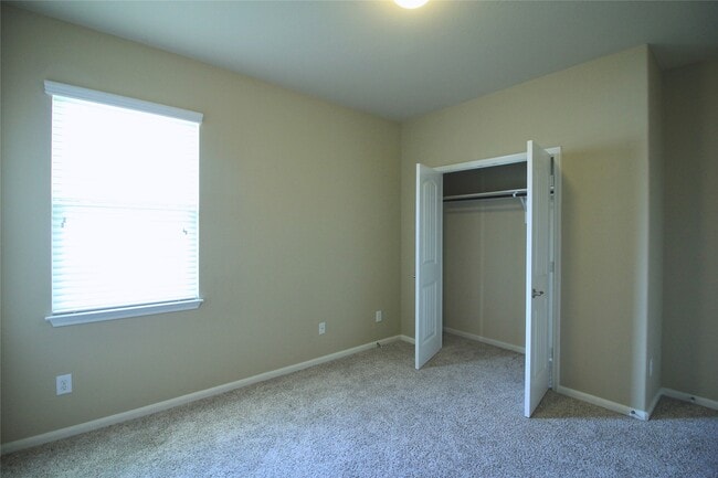 Building Photo - 25311 Saddlebrook Ranch Dr