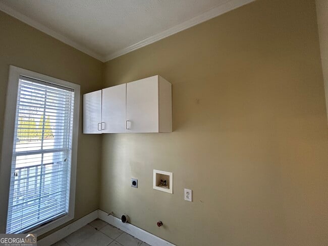 Building Photo - 111 Hanbury Ln