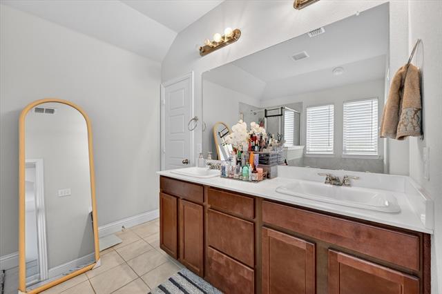 Building Photo - 7213 Willow Thorne Dr