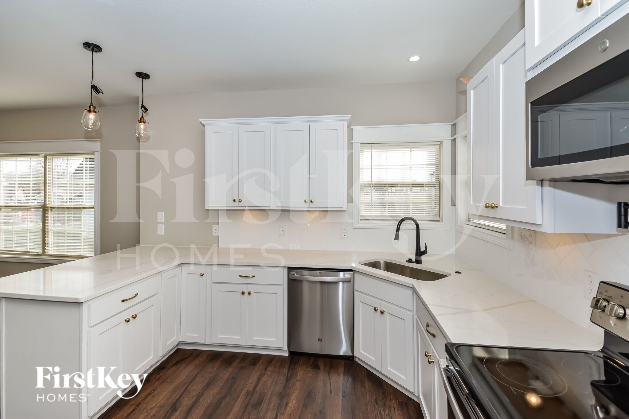 Building Photo - 372 Lowline Dr