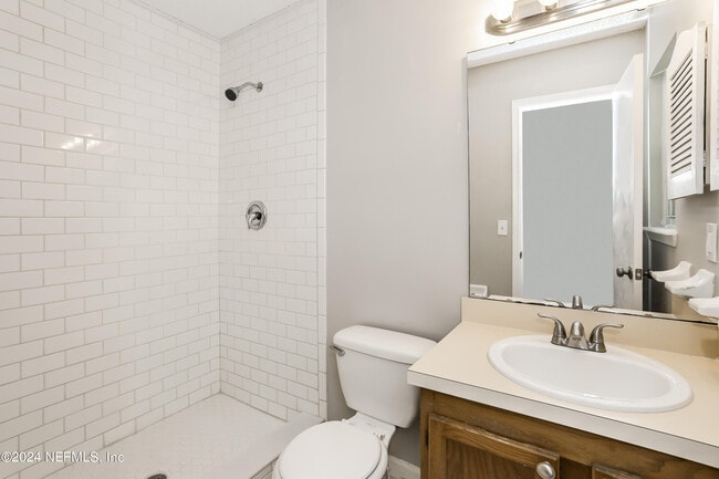 Building Photo - 2065 Chelwood Ct