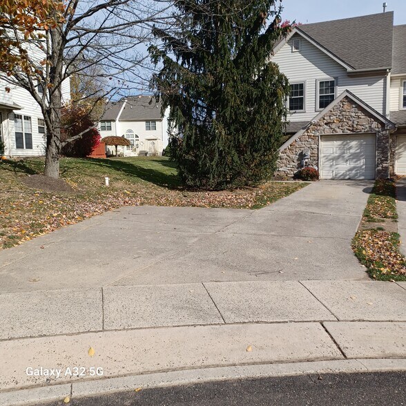 Building Photo - 113 Glennbrook Ct