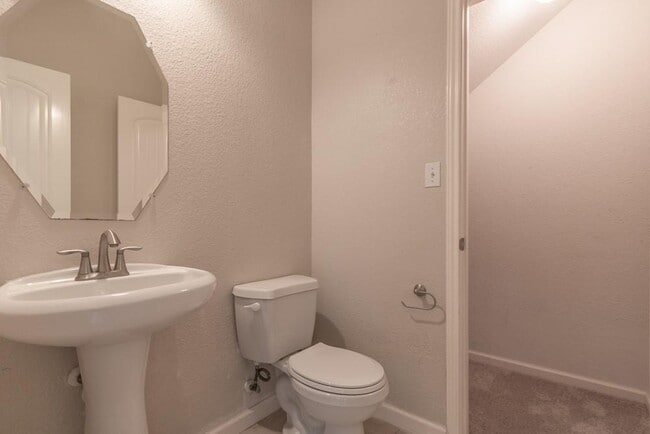 Building Photo - 18601 Derby Hill Ln