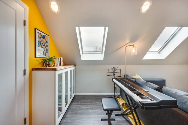 Building Photo - 3615 N Williams St