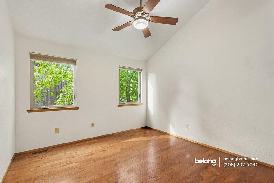 Building Photo - 14124 Phinney Ave N
