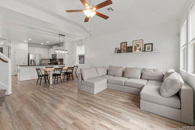 Building Photo - 4 Bedroom/2.5 Bathroom Tribute Ranch Subdivision