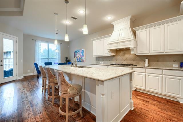 Building Photo - 949 Byron St