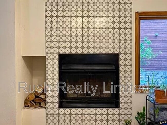 Building Photo - 2657 S University Blvd