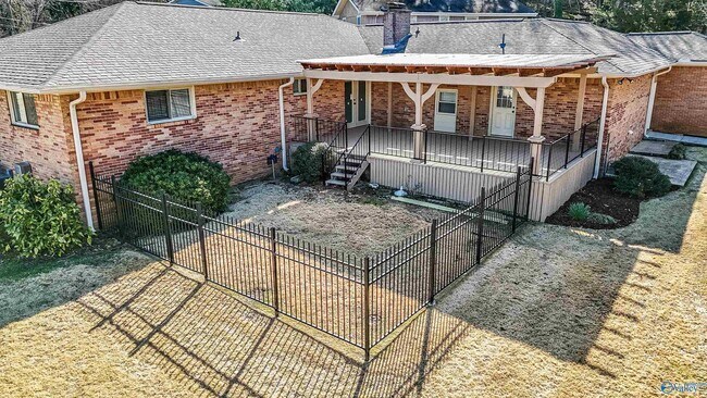 Building Photo - 1300 Wind River Cir SE