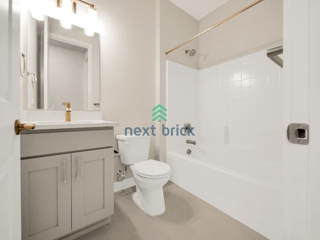 Building Photo - Welcome to this beautiful 4-bedroom, 3.5-bathroom for Rent!